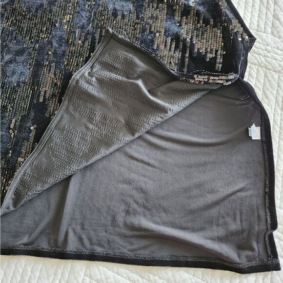 Marc new york velvet and sequins boxi half open sides top - Picture 9 of 12